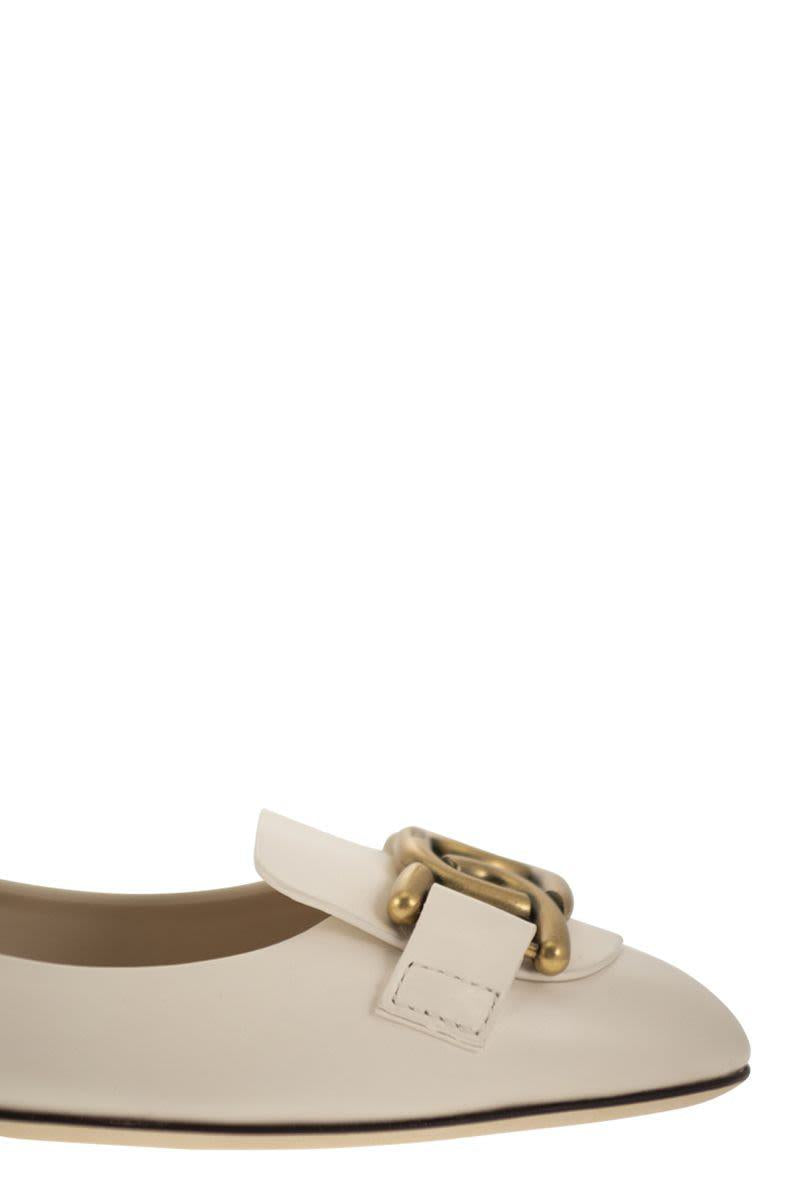 Tod'S Leather Ballerina With Accessory
