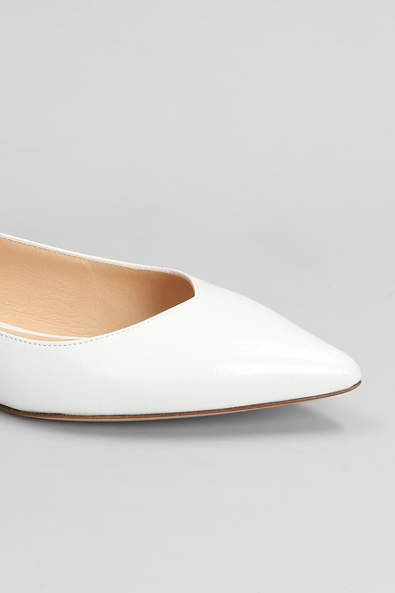 Julie Dee Ballet Flats