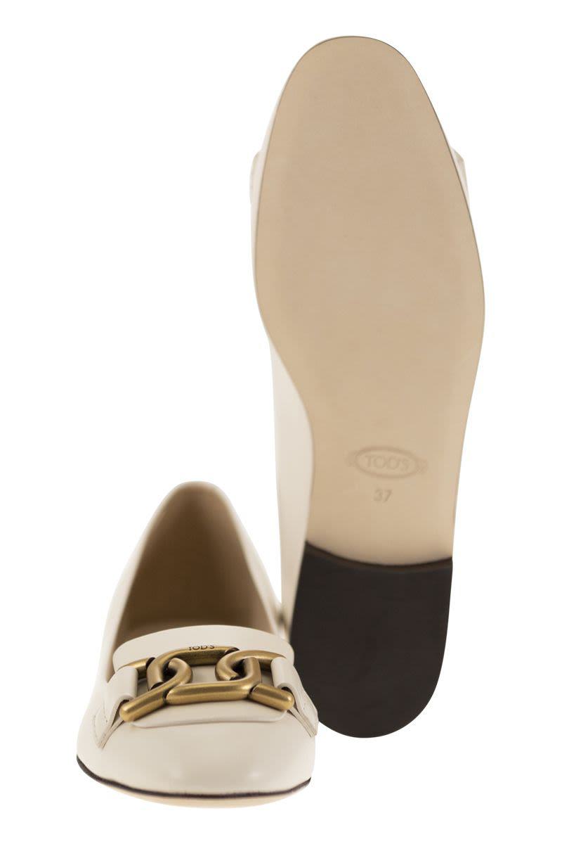 Tod'S Leather Ballerina With Accessory