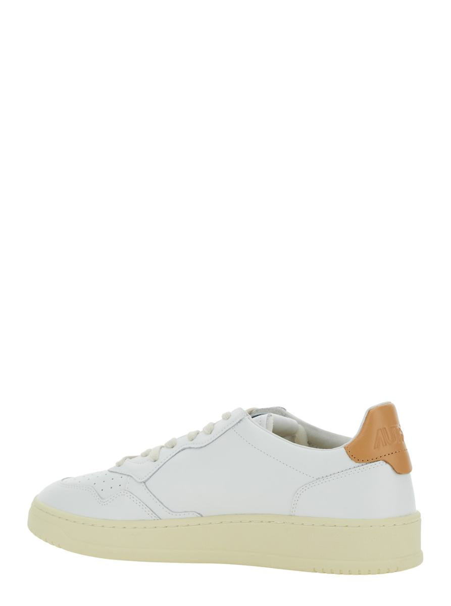 'Medalist Low' White Sneakers With Contrasting Heel Tab In Leather Man