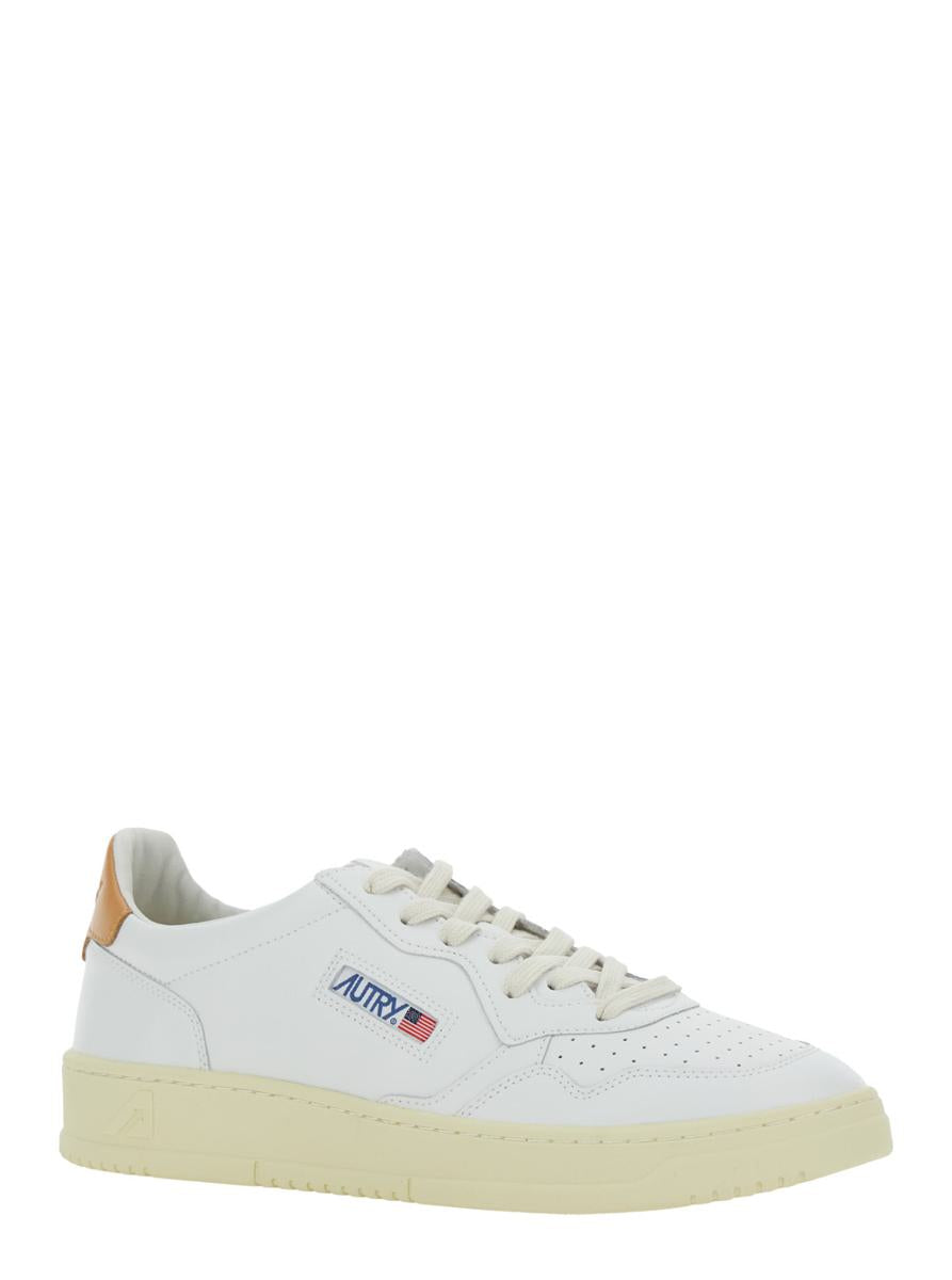 'Medalist Low' White Sneakers With Contrasting Heel Tab In Leather Man