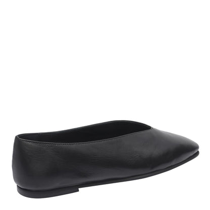 Poeve Flat Shoes