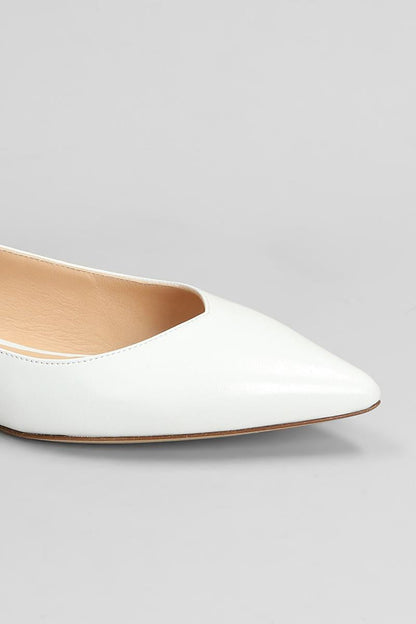Julie Dee Ballet Flats