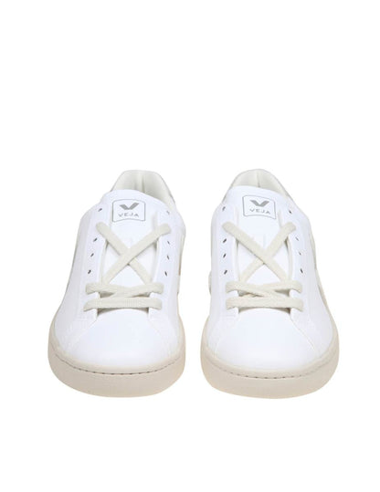 Veja Sneakers In Coated Organic Cotton
